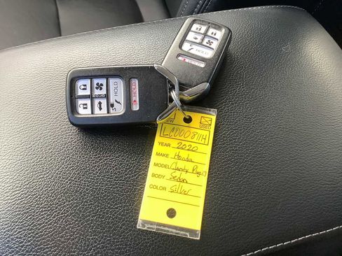 Certified 2020 Honda Clarity Touring image 21