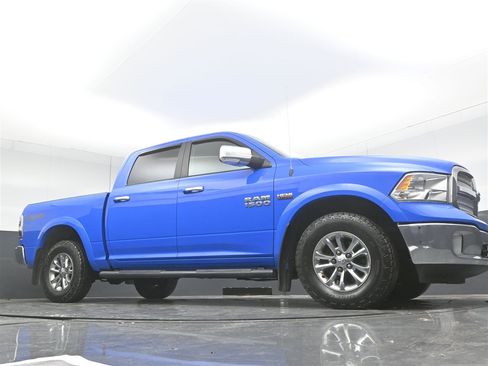 Used 2018 RAM 1500 SLT image 32
