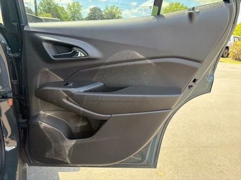 Used 2025 Chevrolet Trax LT image 12