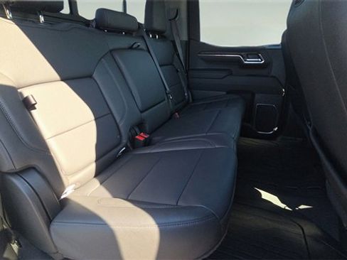 Used 2024 GMC Sierra 1500 SLT w/ SLT Premium Plus Package image 17