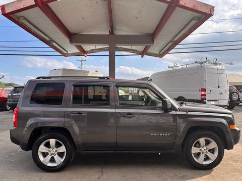 Used 2016 Jeep Patriot Latitude FWD image 5
