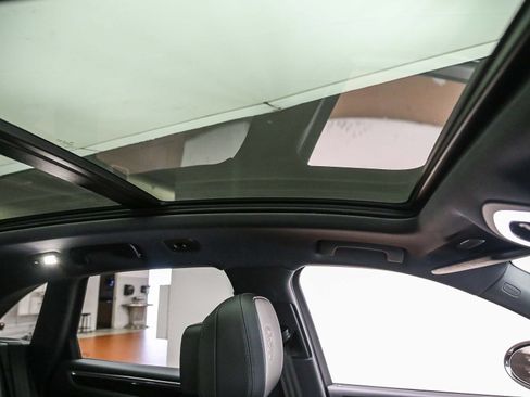 Certified 2025 Porsche Macan S AWD/4WD image 20