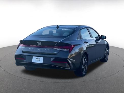 Used 2025 Hyundai Elantra Limited image 14
