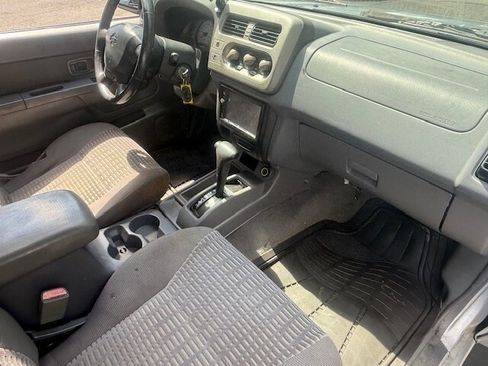 Used 2001 Nissan Xterra SE image 12