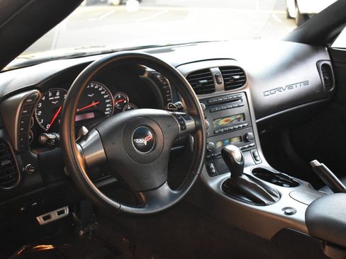 Used 2007 Chevrolet Corvette Coupe w/ Preferred Equipment Group image 24