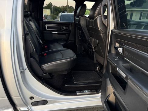 Used 2017 RAM 1500 Limited RWD image 12