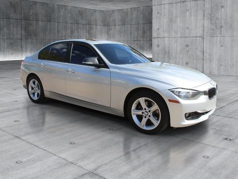 Used 2015 BMW 328i xDrive Sedan AWD/4WD image 8