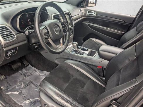 Used 2018 Jeep Grand Cherokee Altitude AWD/4WD image 10