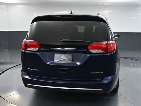Used 2018 Chrysler Pacifica Limited w/ Advanced Safetytec Group FWD image 6