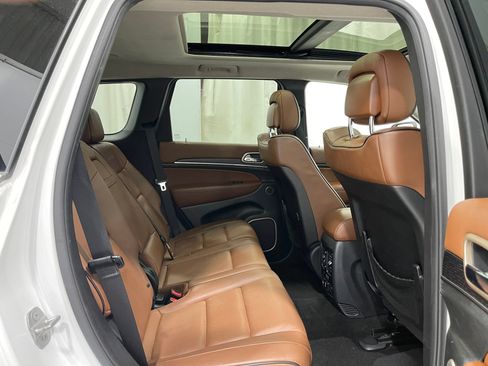 Used 2015 Jeep Grand Cherokee Summit w/ Platinum Series Group AWD/4WD image 29