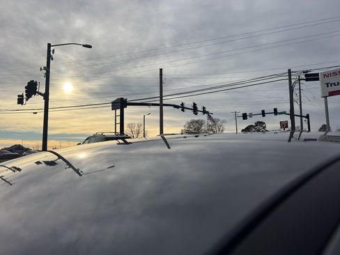 Used 2025 Nissan Kicks SV w/ Illumination Package image 9