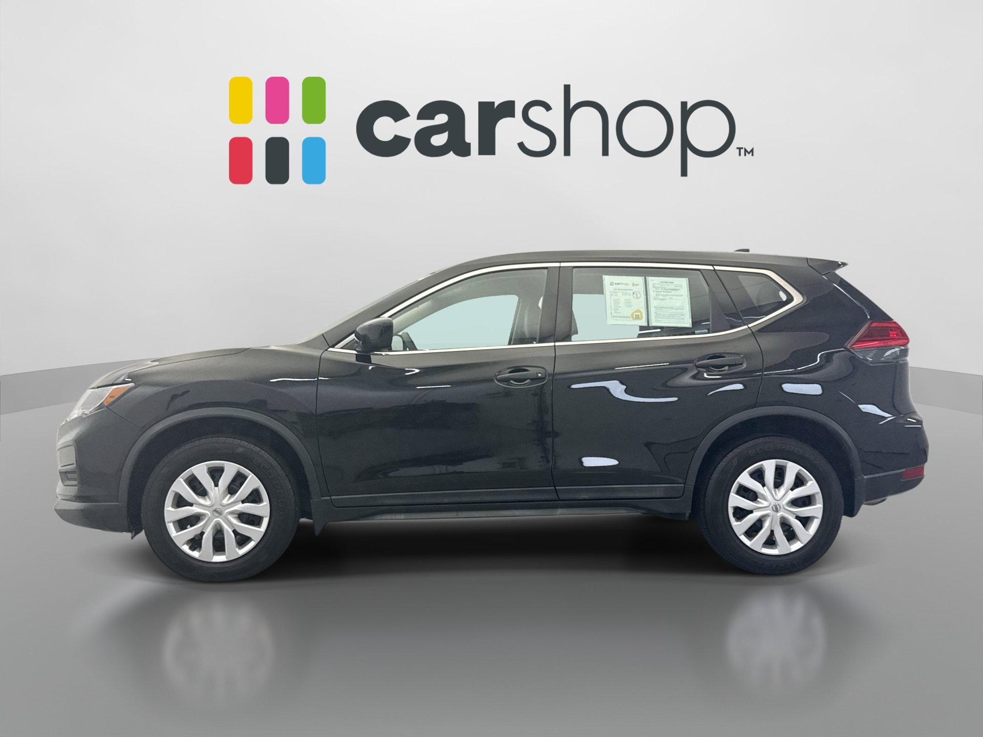 Used 2017 Nissan Rogue S AWD/4WD image 2