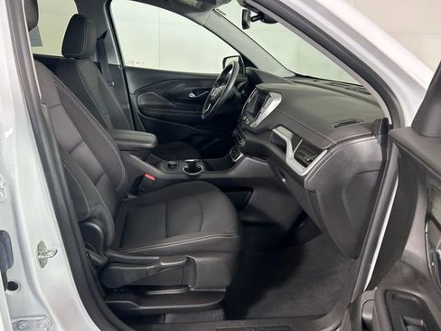 Used 2023 GMC Terrain SLE image 29
