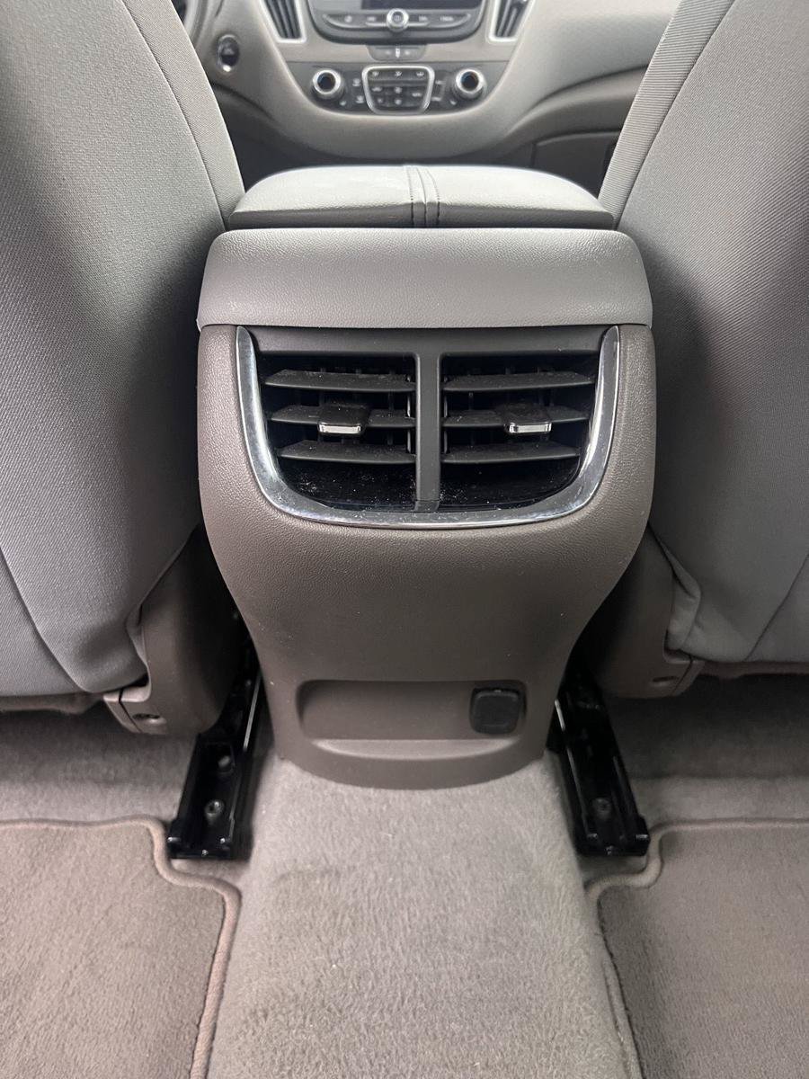 Used 2025 Chevrolet Malibu LT FWD image 19