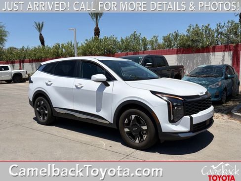 Used 2026 Kia Sportage LX FWD image 1