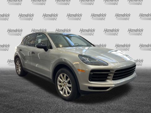 Used 2022 Porsche Cayenne E-Hybrid image 2