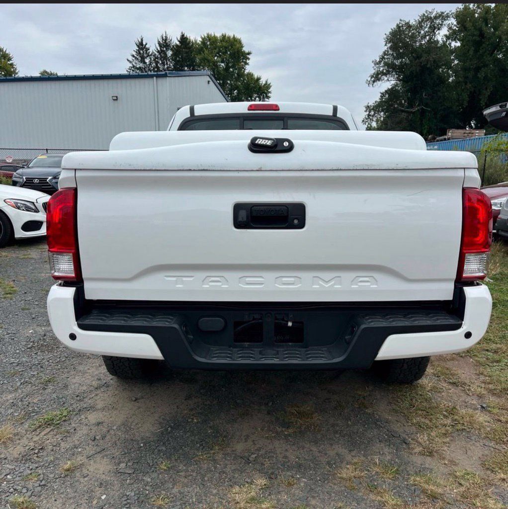 Used 2017 Toyota Tacoma SR RWD image 5
