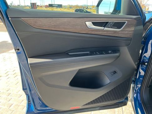 Certified 2025 Volkswagen Atlas SEL Premium R-Line image 12