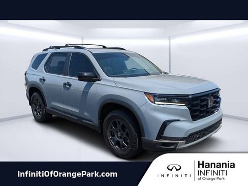 Used 2024 Honda Pilot TrailSport image 1