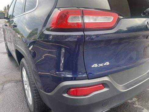 Used 2015 Jeep Cherokee Latitude w/ Cold Weather Group AWD/4WD image 8