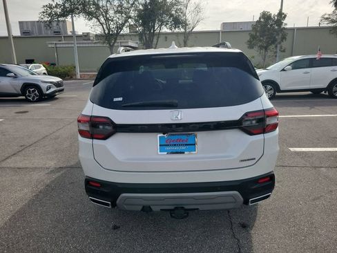 Used 2023 Honda Pilot Touring image 12