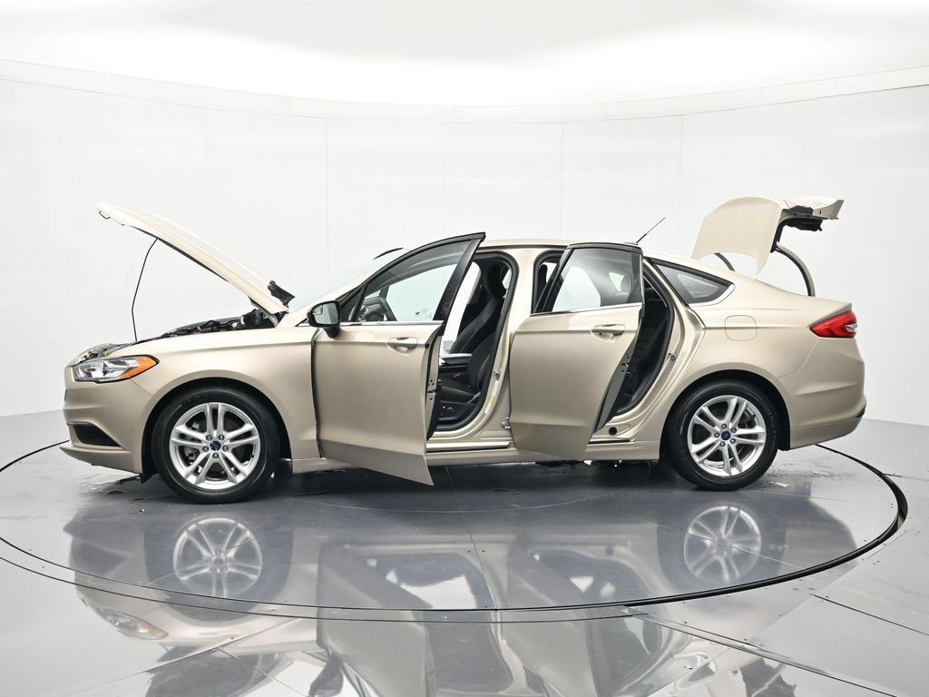 Used 2018 Ford Fusion SE w/ Fusion SE Technology Package FWD image 47