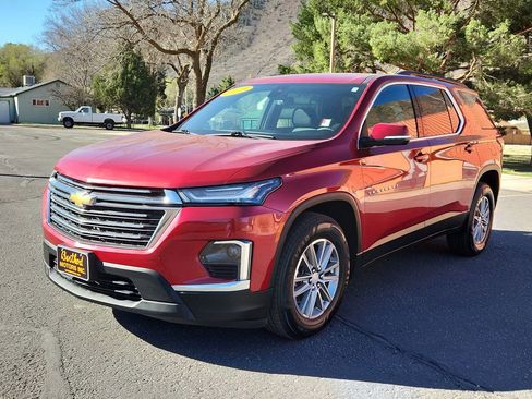 Used 2023 Chevrolet Traverse LT AWD/4WD image 4
