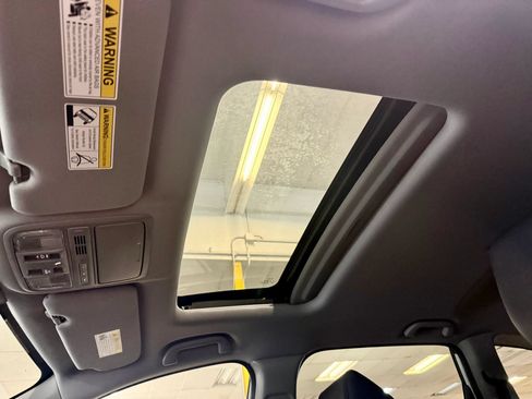 Used 2021 Honda CR-V Touring image 17