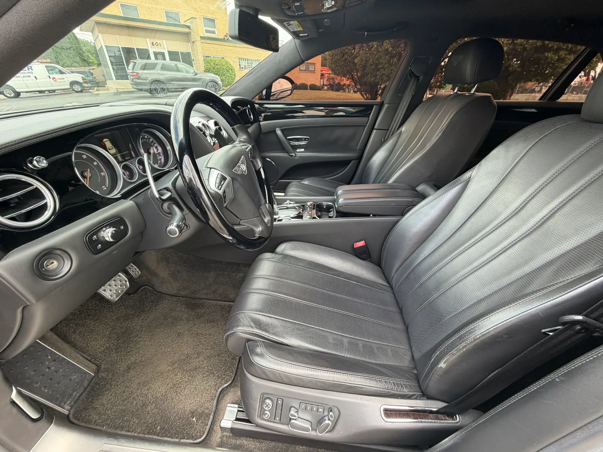 Used 2016 Bentley Flying Spur V8 AWD/4WD image 11