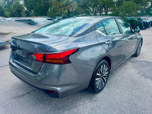 Used 2025 Nissan Altima 2.5 SV FWD image 4