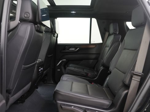 Used 2025 GMC Yukon Denali w/ Denali Reserve Package image 21