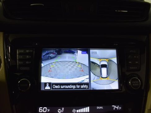 Used 2017 Nissan Rogue SV w/ SV Premium Package FWD image 23