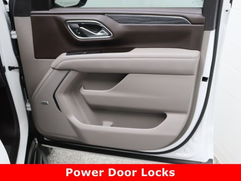 Used 2024 GMC Yukon XL SLT w/ SLT Premium Package image 40