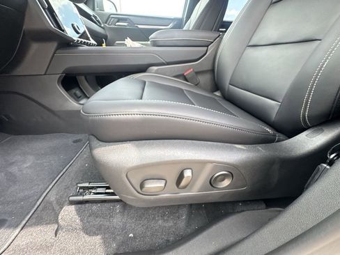 New 2026 GMC Acadia Elevation w/ Elevation Premium Package FWD image 12