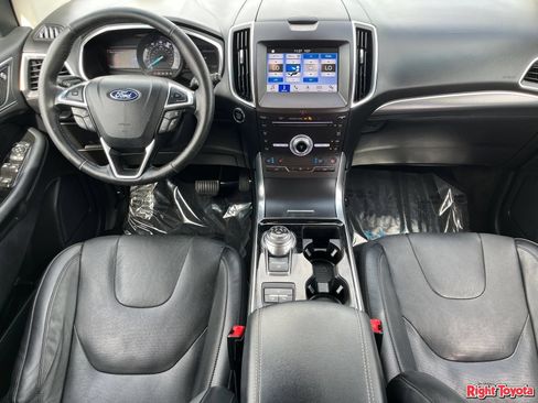 Used 2019 Ford Edge Titanium w/ Equipment Group 301A FWD image 15