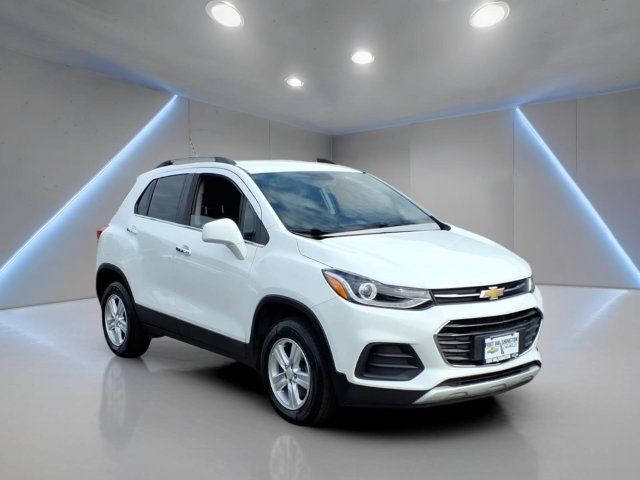 Used 2020 Chevrolet Trax LT w/ LT Convenience Package AWD/4WD image 1