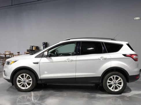 Used 2018 Ford Escape SE AWD/4WD image 4