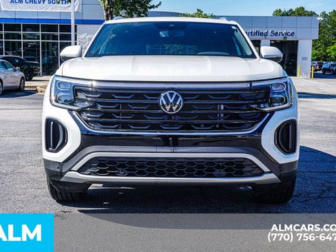 Used 2024 Volkswagen Atlas Cross Sport SE FWD image 12