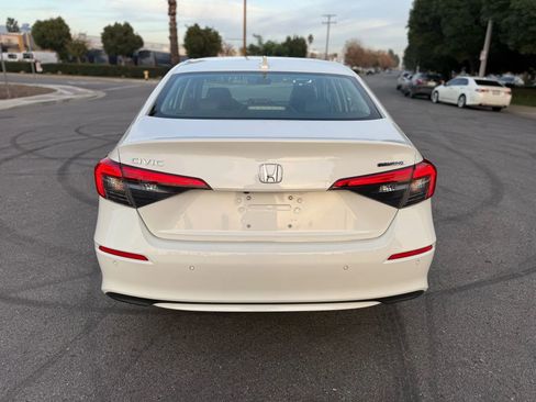 Used 2024 Honda Civic Touring image 6