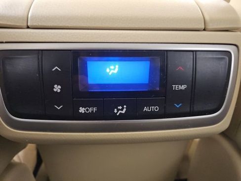 Used 2014 Toyota Highlander XLE image 32