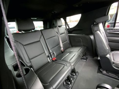 Used 2023 GMC Yukon XL Denali w/ Denali Reserve Package image 19