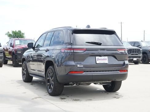 New 2026 Jeep Grand Cherokee Altitude AWD/4WD image 7