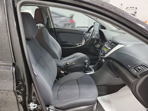 Used 2013 Hyundai Accent SE image 22