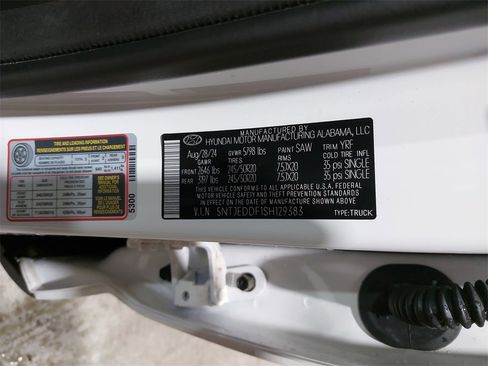 Certified 2025 Hyundai Santa Cruz Limited image 37