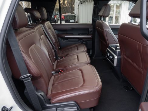 Used 2024 Ford Expedition Limited image 47
