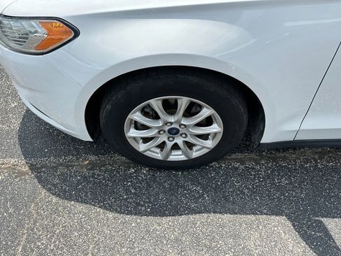 Used 2015 Ford Fusion S image 28