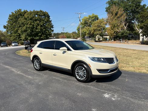 Used 2018 Lincoln MKX Select w/ Select Plus Package image 30
