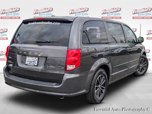 Used 2017 Dodge Grand Caravan SE image 8