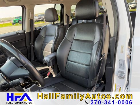 Used 2015 Jeep Patriot High Altitude FWD image 12
