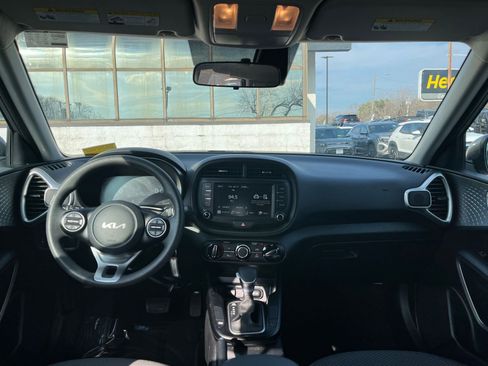 Used 2025 Kia Soul LX w/ LX Technology Package image 27